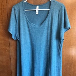 EUC LuLaRoe Classic T solid 2XL